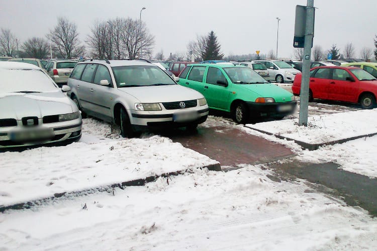 Mistrzowie parkowania - Krosno, Korczyńska - 135