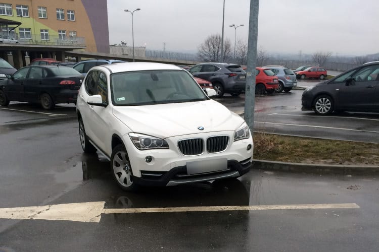 Mistrzowie parkowania - Krosno, Korczyńska - 43