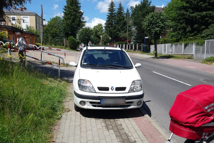 Mistrzowie parkowania - Krosno, Powstańców Warszawskich - 8