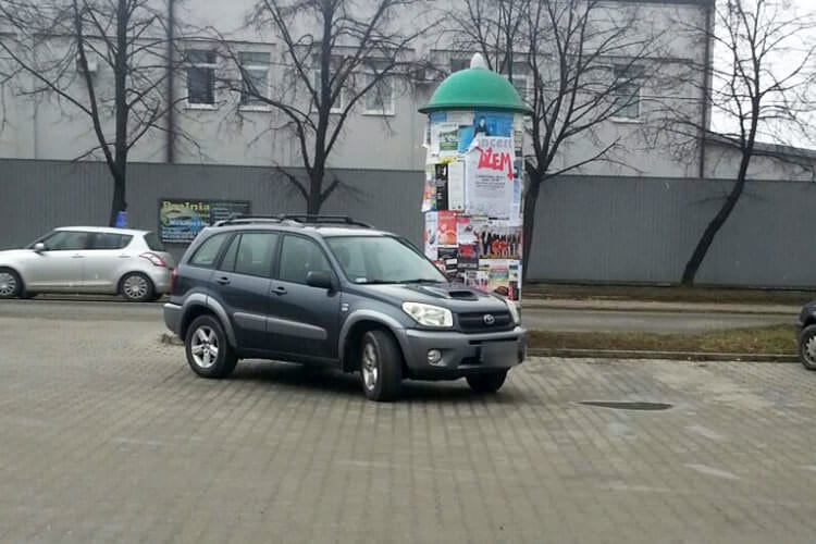 Mistrzowie parkowania - Krosno, Pużaka - 14