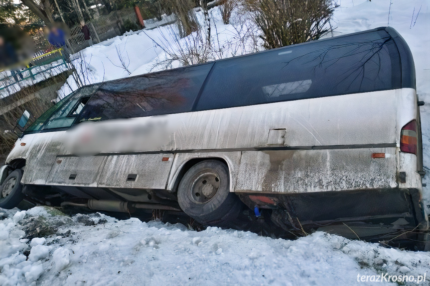 Wypadek autobusu w Krzywe