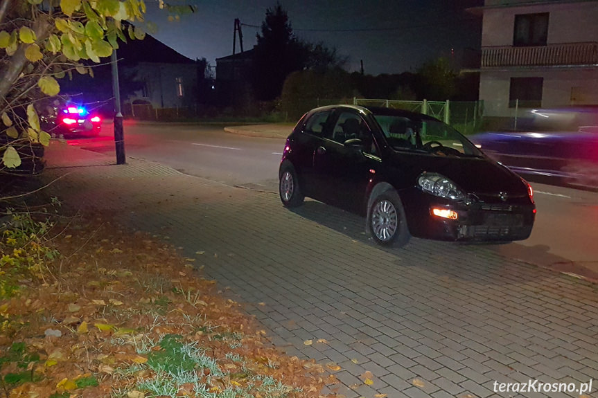 zderzenie samochodu i motoroweru w Krośnie
