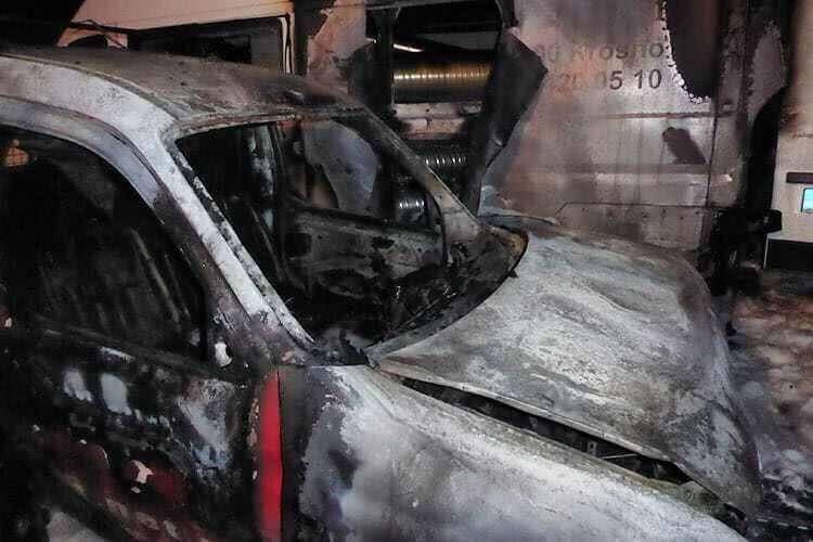 pożar samochodów na Pużaka w Krośnie