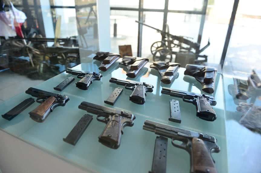 wystawa broni palnej