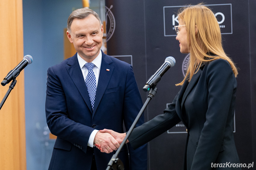 Prezydent Andrzej Duda i prezes Krosno Glass Inga Kamińska