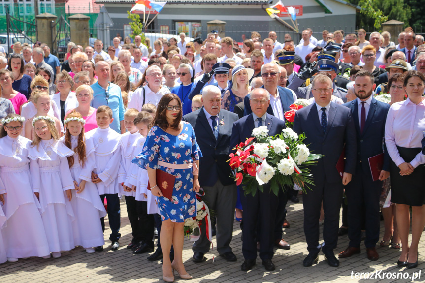 Uczestnicy uroczystości w Klimkówce