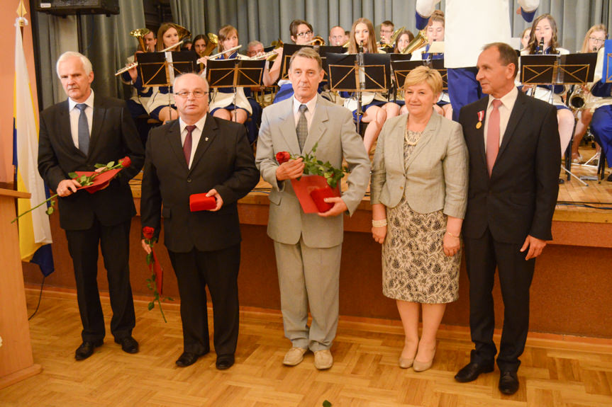 Pamiątkowym medalem uhonorowani zostali wójtowie gminy Krościenko Wyżne