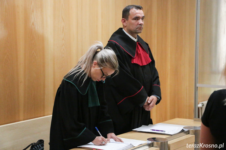Adwokaci podczas rozprawy w sądzie w Krośnie