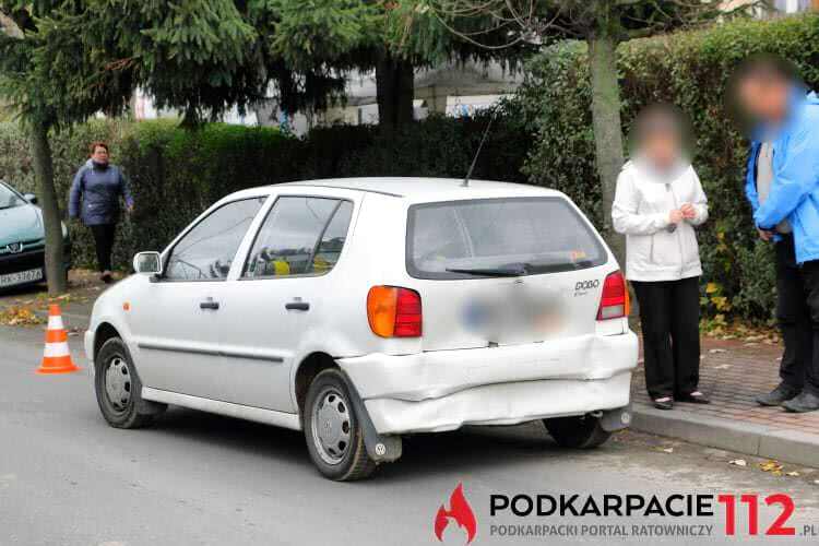 Zderzenie trzech samochodów na Żółkiewskiego