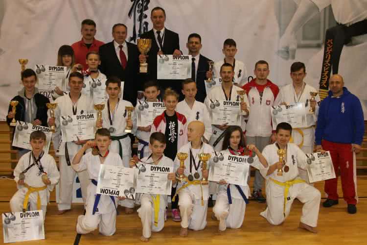 23 medale dla zawodników Krośnieńskiego Klubu Kyokushin Karate 