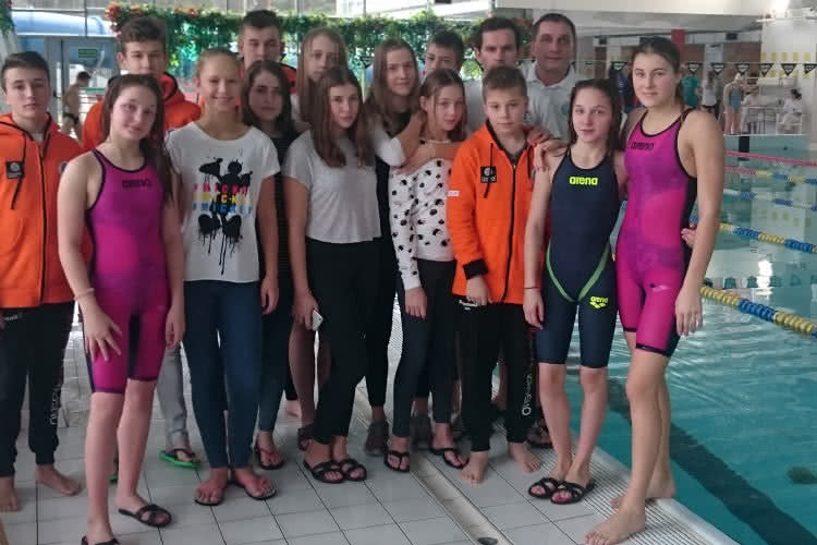 23 medale klubu pływackiego Swim2Win Krosno w Stalowej Woli
