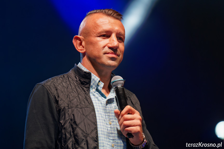 Tomasz Adamek w Miejscu Piastowym: "Dzień zaczynam od znaku krzyża"