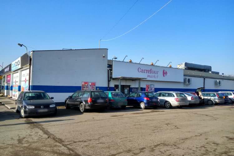 Carrefour zamyka sklep w Krośnie