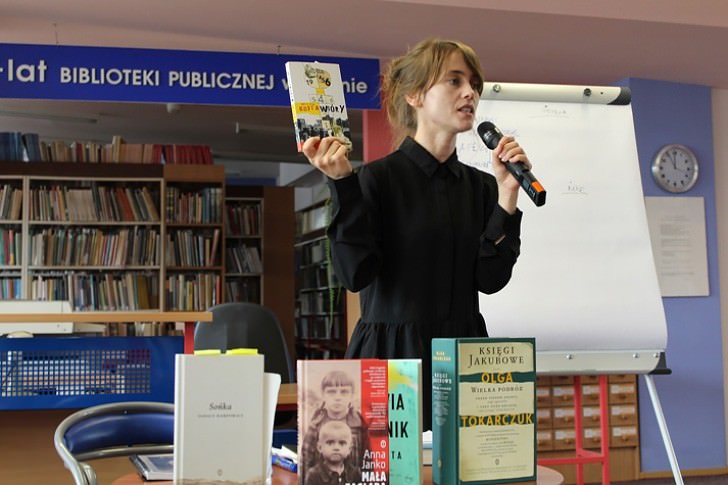Co ciekawego dzieje się w polskiej literaturze? Wykład dr Anny Marchewki w Krośnieńskiej Bibliotece