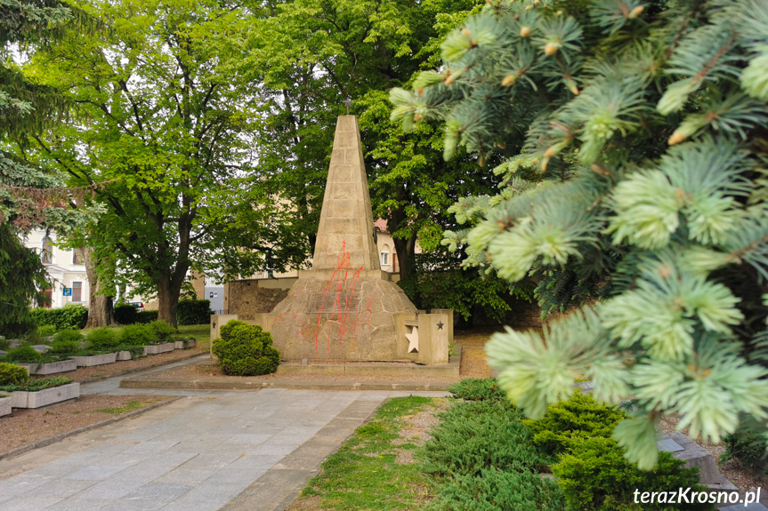 Co z cmentarzem i pomnikiem Armii Radzieckiej? Krośnieńscy radni podjęli uchwałę