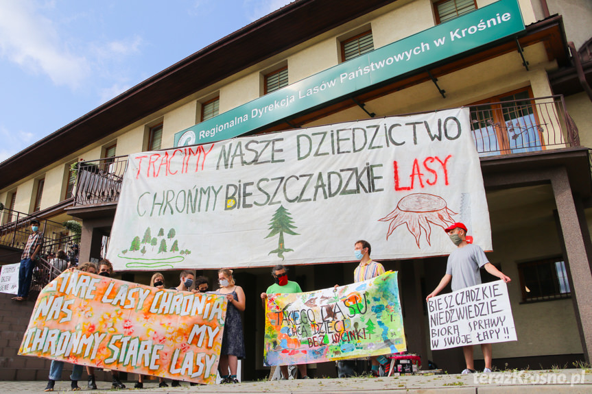 Dzikie Karpaty blokują Lasy Państwowe w Krośnie