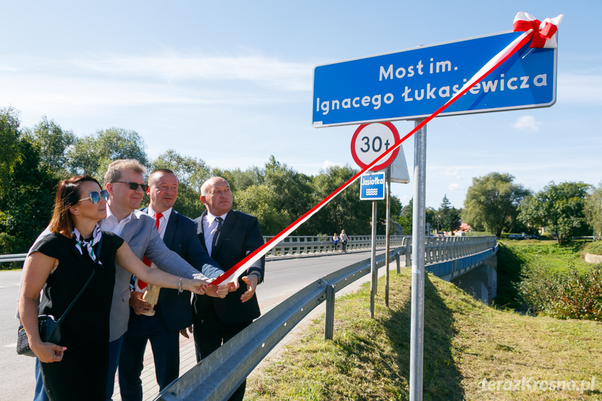 Most w Świerzowej Polskiej ma swojego patrona