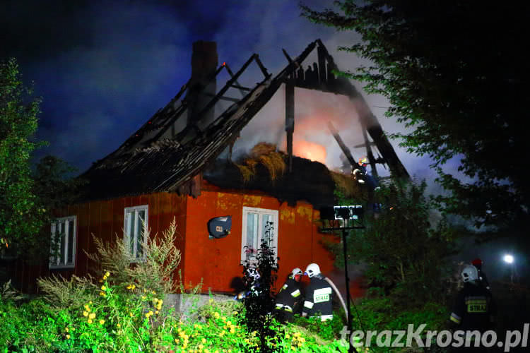 Nocny pożar zniszczył dom w Jasionce
