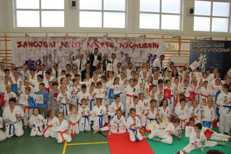 Podium dla Krośnieńskiego Klubu Kyokushin Karate