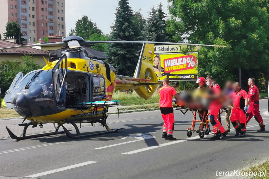 Potrącenie 12-latka na Lwowskiej w Krośnie, lądował śmigłowiec LPR