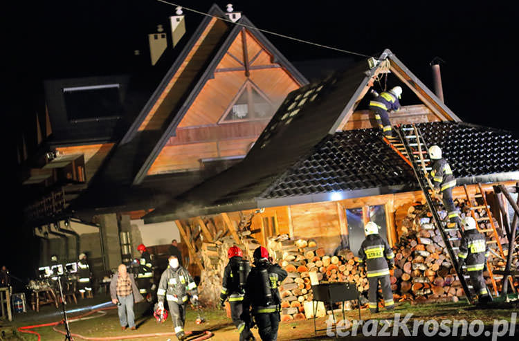 Pożar drewnianego budynku w Chyrowej