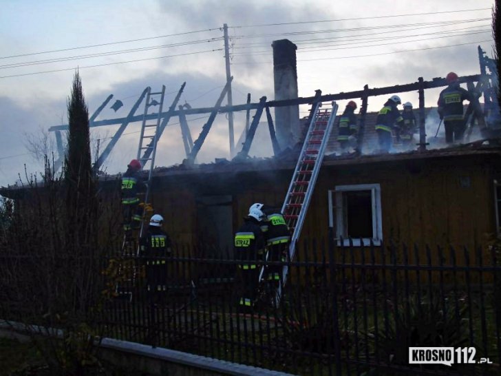 Pożar drewnianego domu w Jaszczwi