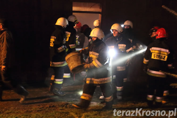 Pożar w Chorkówce. Szybka interwencja strażaków zapobiegła tragedii