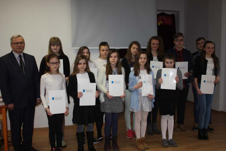 Stypendia dla najlepszych uczniów z gminy Korczyna