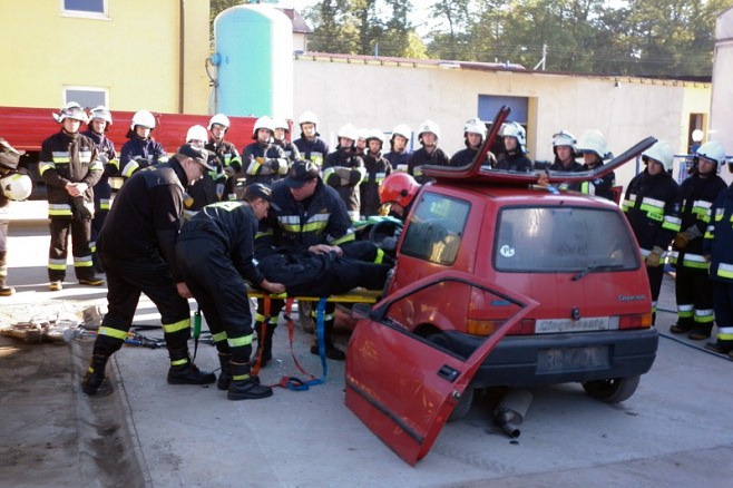 Szkolenia strażaków z zakresu ratownictwa technicznego