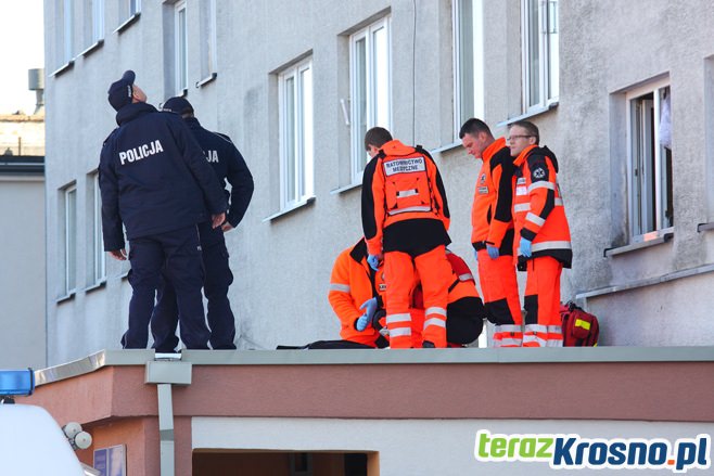 Tragedia w Krośnie, mężczyzna wypadł z okna na 6 piętrze