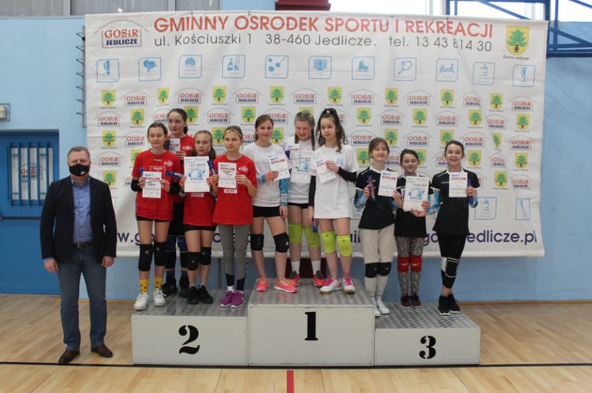 Turniej Kinder Sport w mini siatkówce dziewcząt
