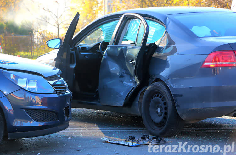 Trzy rozbite samochody w Łężanach