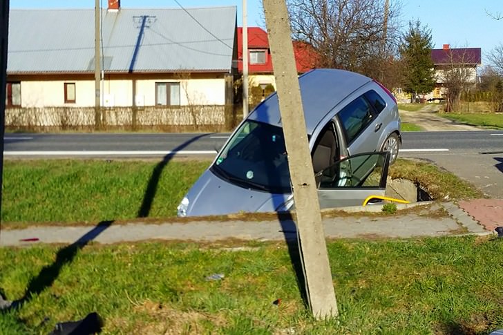 Wypadek w Krośnie. Ranny motocyklista
