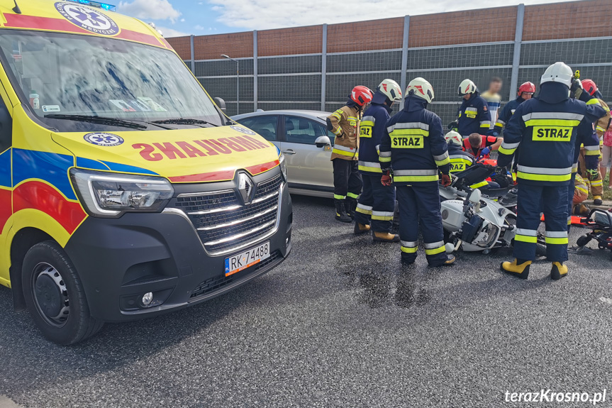 Wypadek na Podkarpackiej w Krośnie, ranny motocyklista
