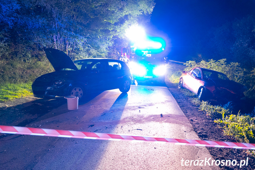Wypadek w Głojscach, zderzenie dwóch samochodów