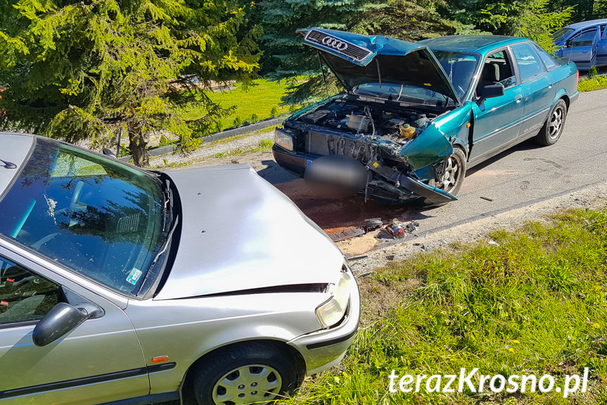 Zderzenie czołowe dwóch samochodów w Lubatowej