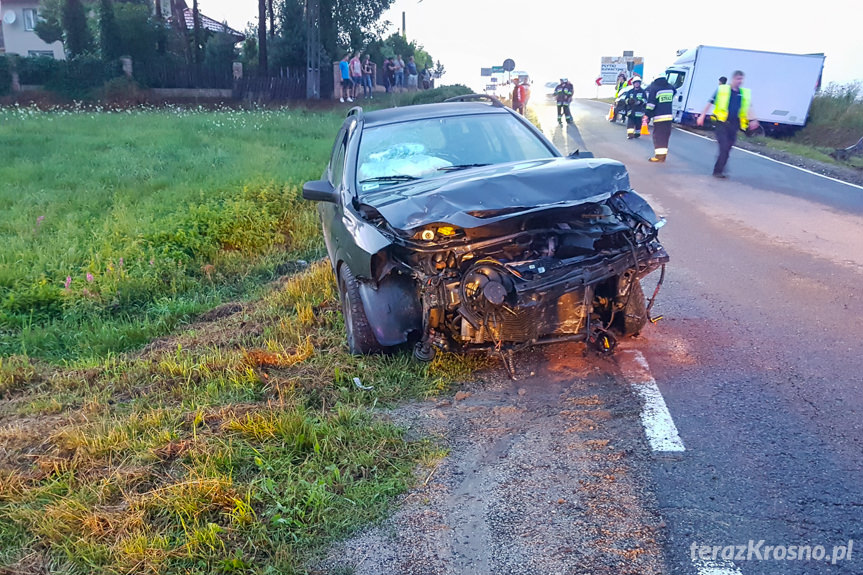 Wypadek w Krasnej, zderzenie dwóch samochodów