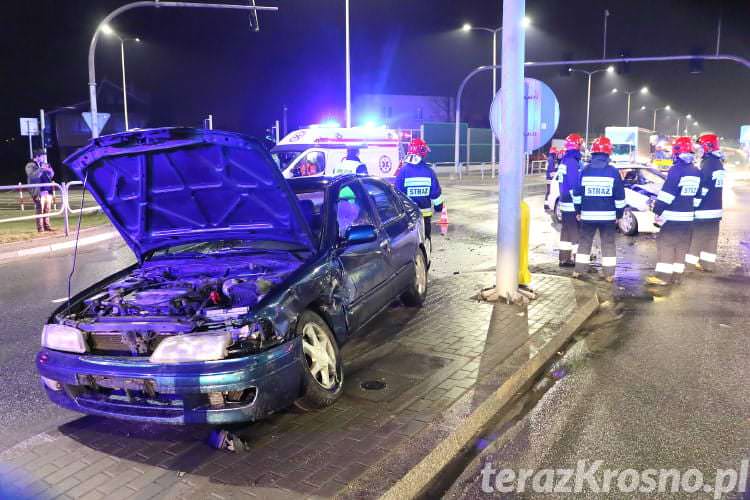 Wypadek w Krośnie. Groźne zderzenie na skrzyżowaniu
