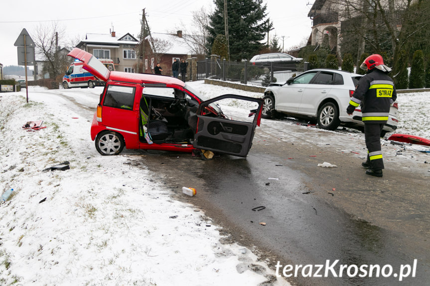 Wypadek w Leśniówce, zderzenie dwóch samochodów