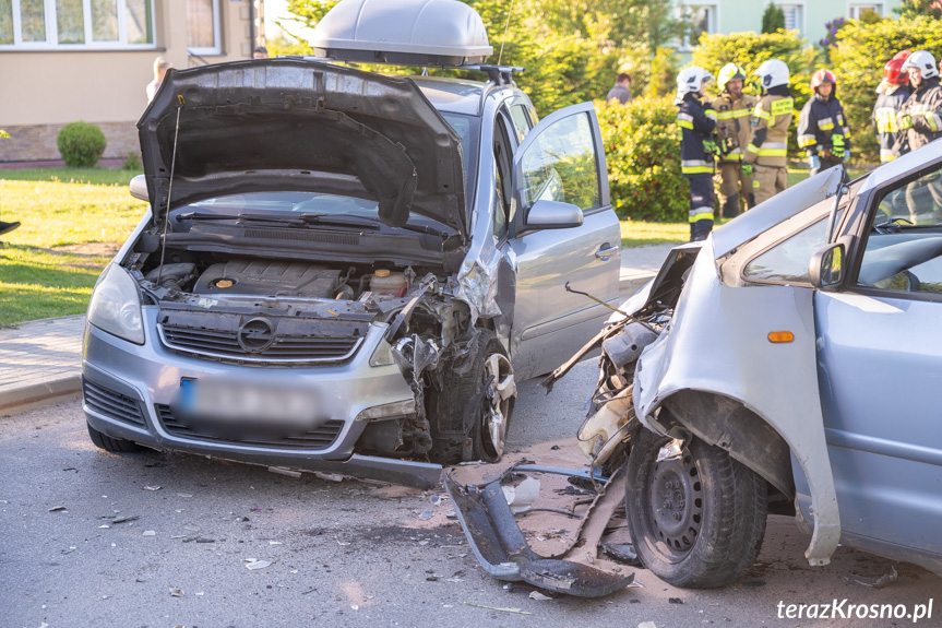 Wypadek w Rogach, zderzenie opla z volkswagenem