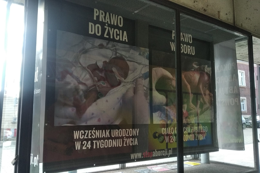 Antyaborcyjne plakaty w Krośnie