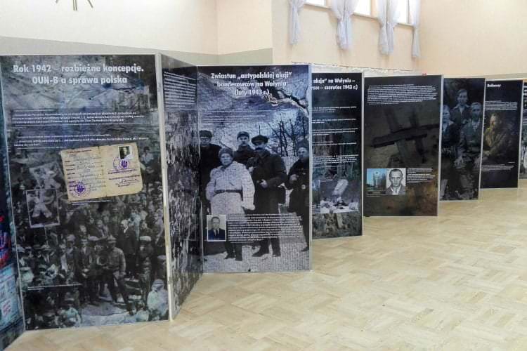 Wystawa Instytutu Pamięci Narodowej w Dukli