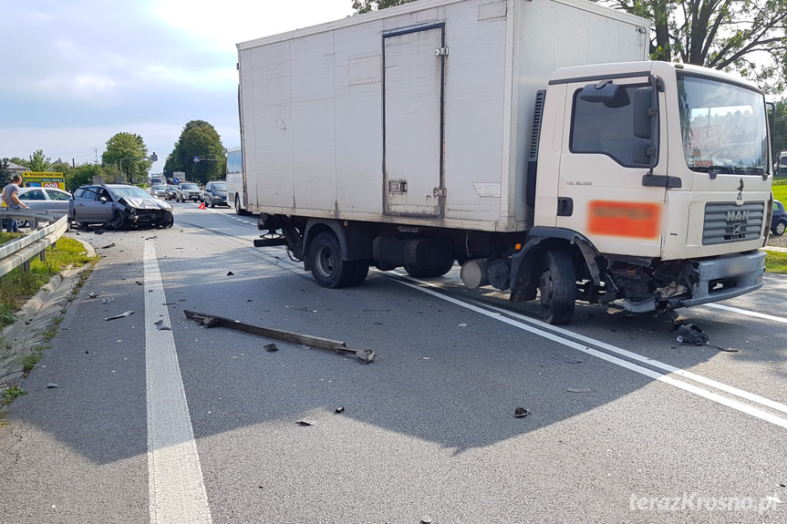 Zderzenie ciężarówki z osobówką w Miejscu Piastowym