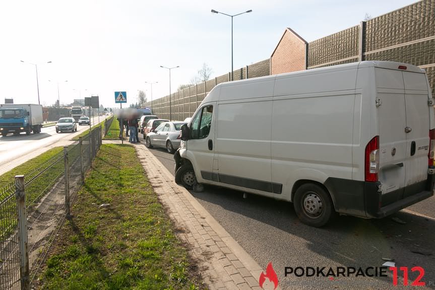 Zderzenie czterech samochodów na Podkarpackiej