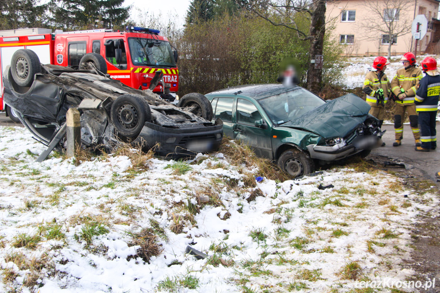 Zderzenie dwóch samochodów w Łękach Dukielskich