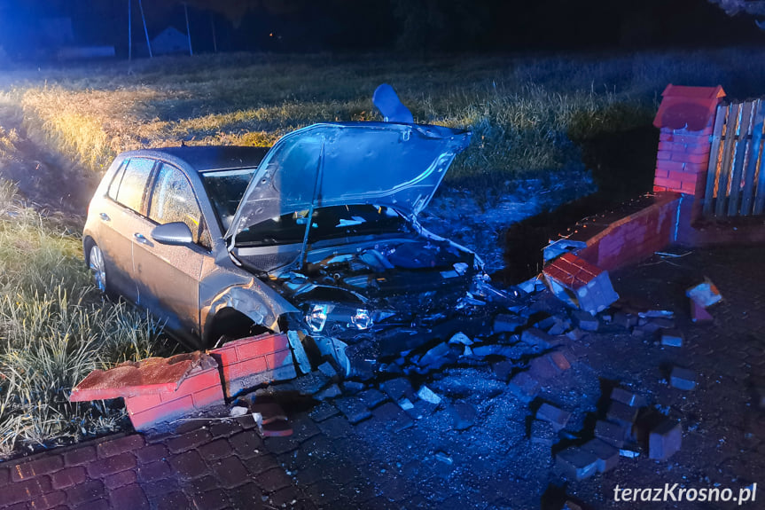 Zderzenie dwóch samochodów w Odrzykoniu, jedna osoba poszkodowana