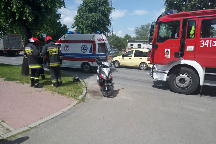 Zderzenie skutera z busem w Krośnie