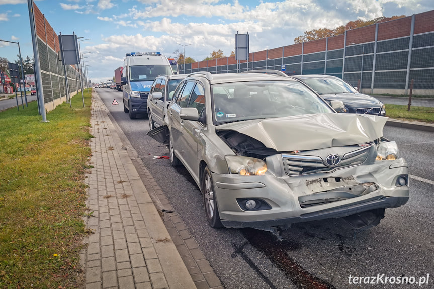 Zderzenie trzech samochodów na Podkarpackiej w Krośnie