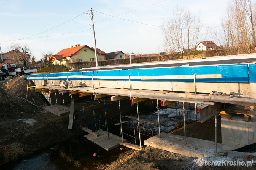 Budowa mostu w Rogach