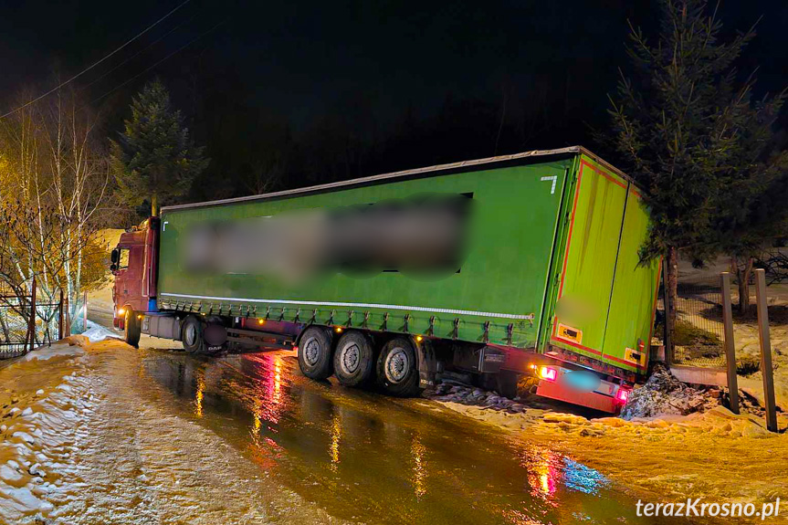 Kolizja ciężarówki w Korczynie